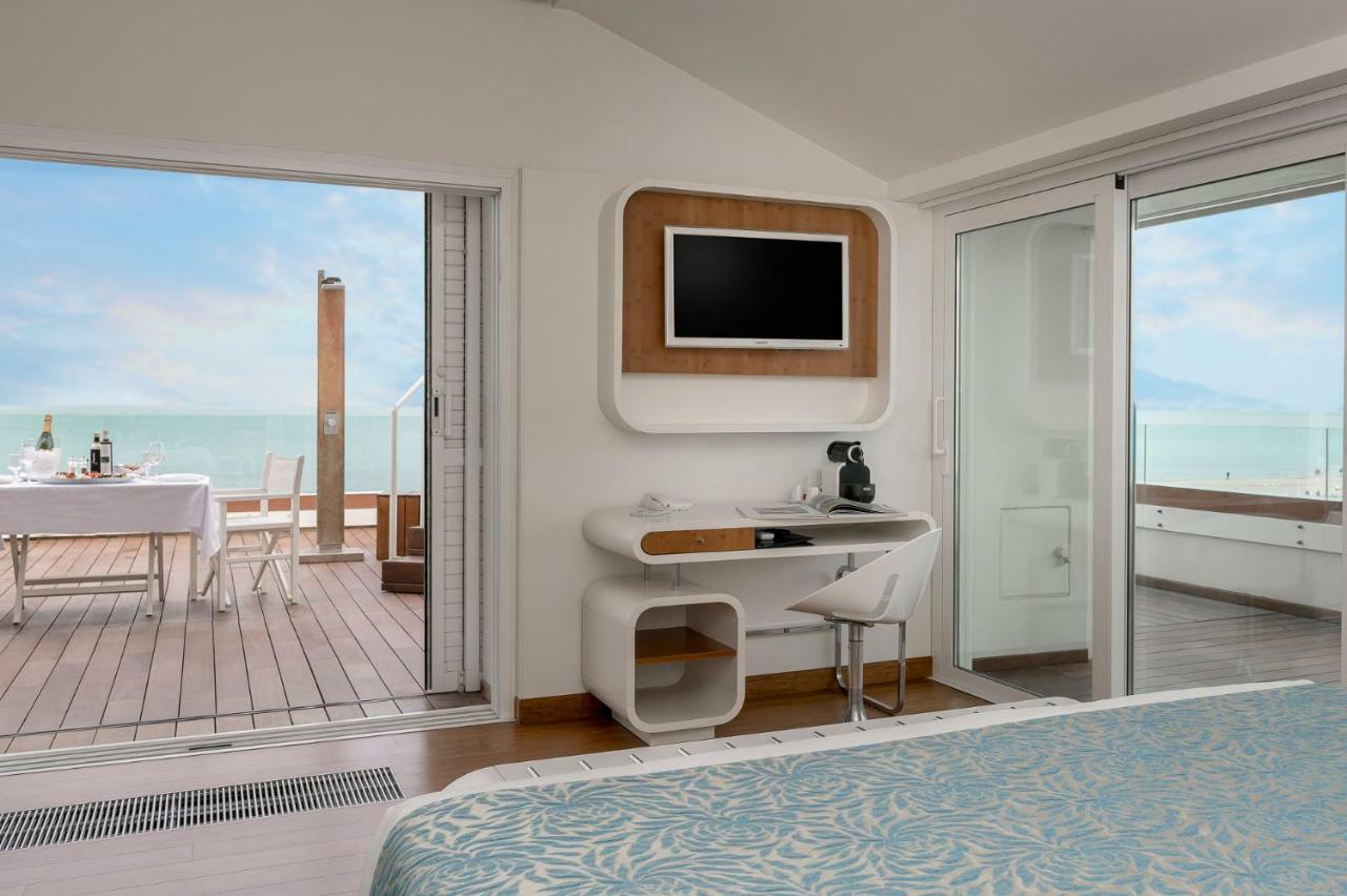 Suite con Vista Mare e Vasca Idromassaggio all'Aperto